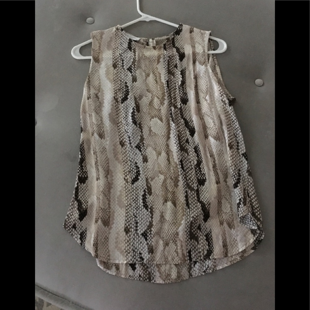 Equipment sleeveless silk top